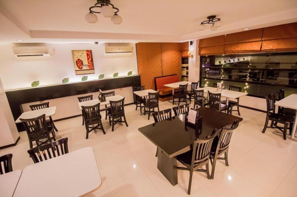 The Red Palm Suites And Restaurant Butuan City Εξωτερικό φωτογραφία