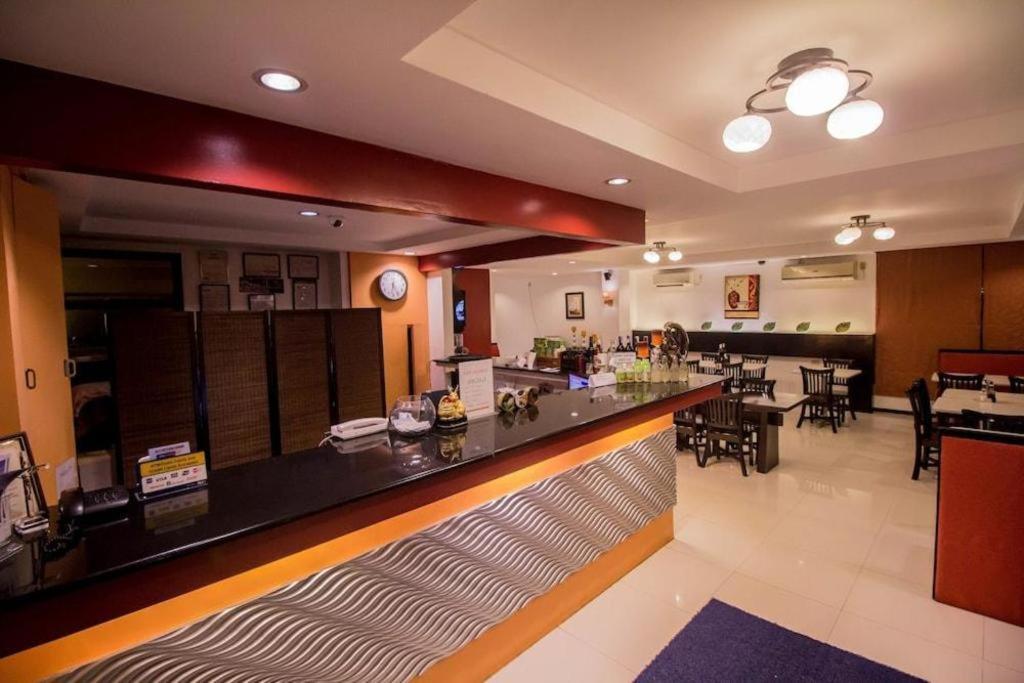 The Red Palm Suites And Restaurant Butuan City Εξωτερικό φωτογραφία